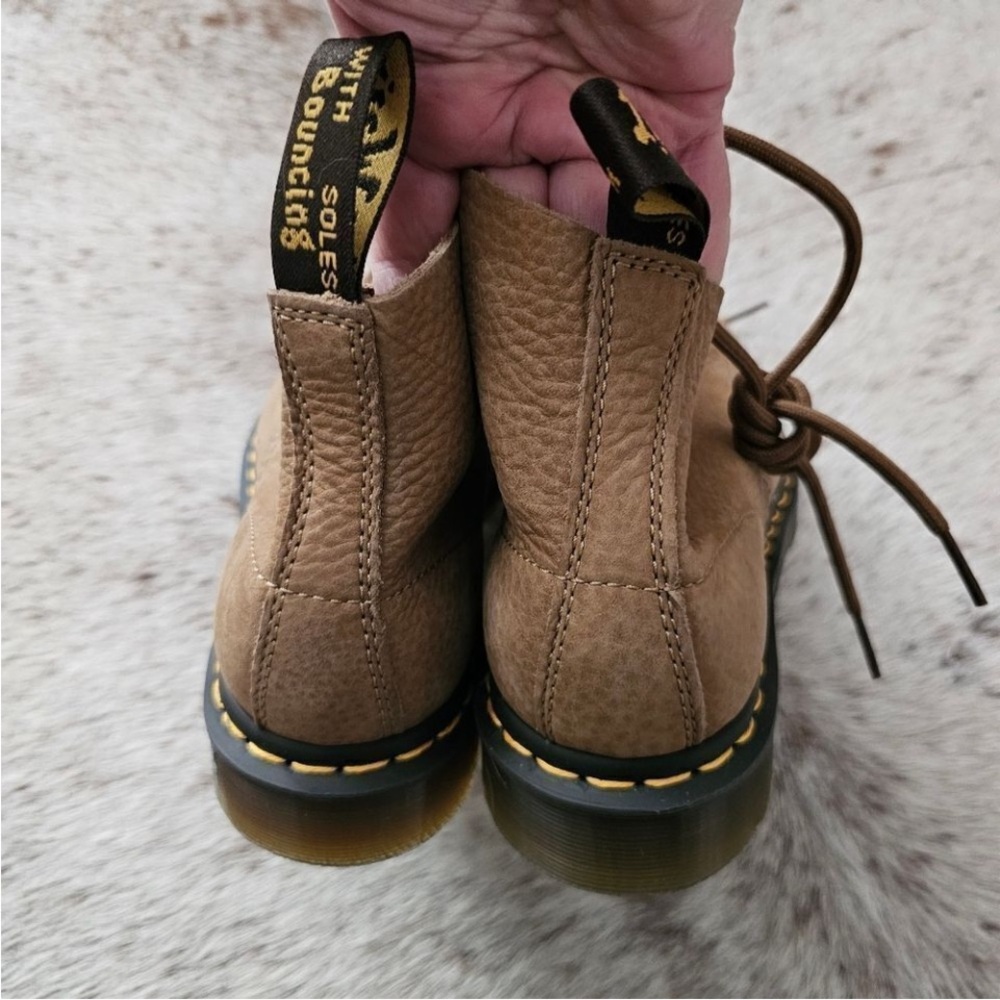 Dr. Martens 101 Tumbled Nubuck Leather Ankle Boots Women's Size 8 NEW - Picture 11 of 16